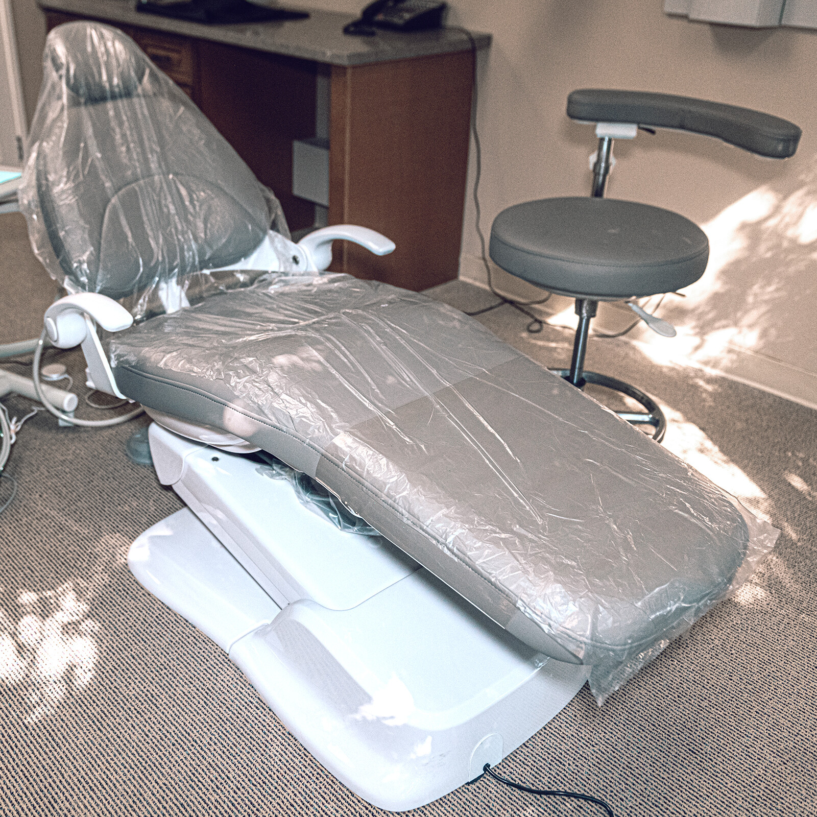 125/Box Disposable FULL Dental Chair Sleeves Cover Tear Resistant Poly 29″x80″