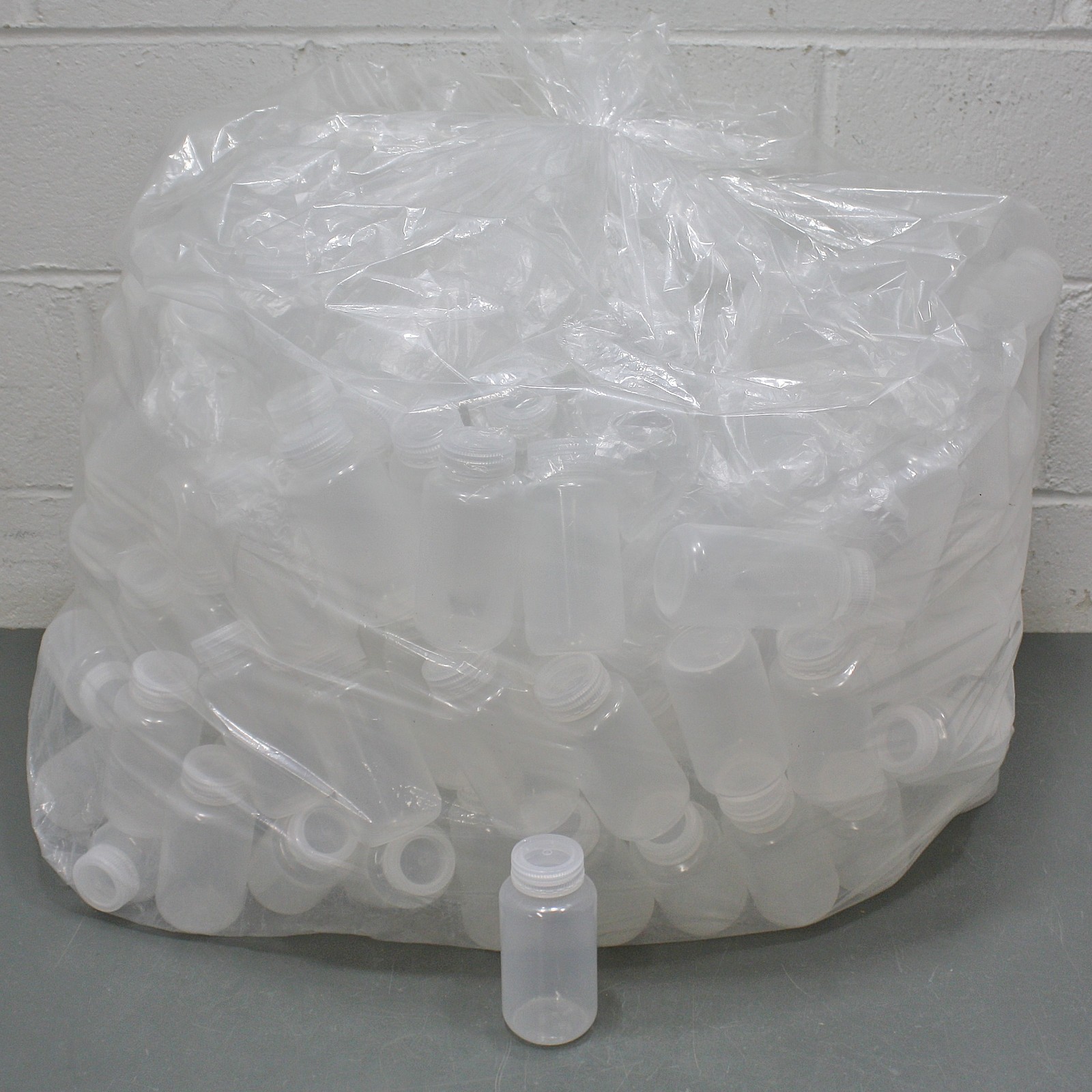 (250) United Scientific 250mL Reagant Bottles w/ Lids 33308-BULK, Wide Mouth, PP