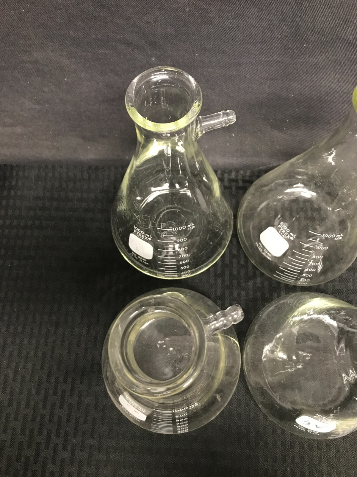 (4) PYREX Glass 1000mL Filtering Flask with Sidearm Tubulation Graduated 5340-1L