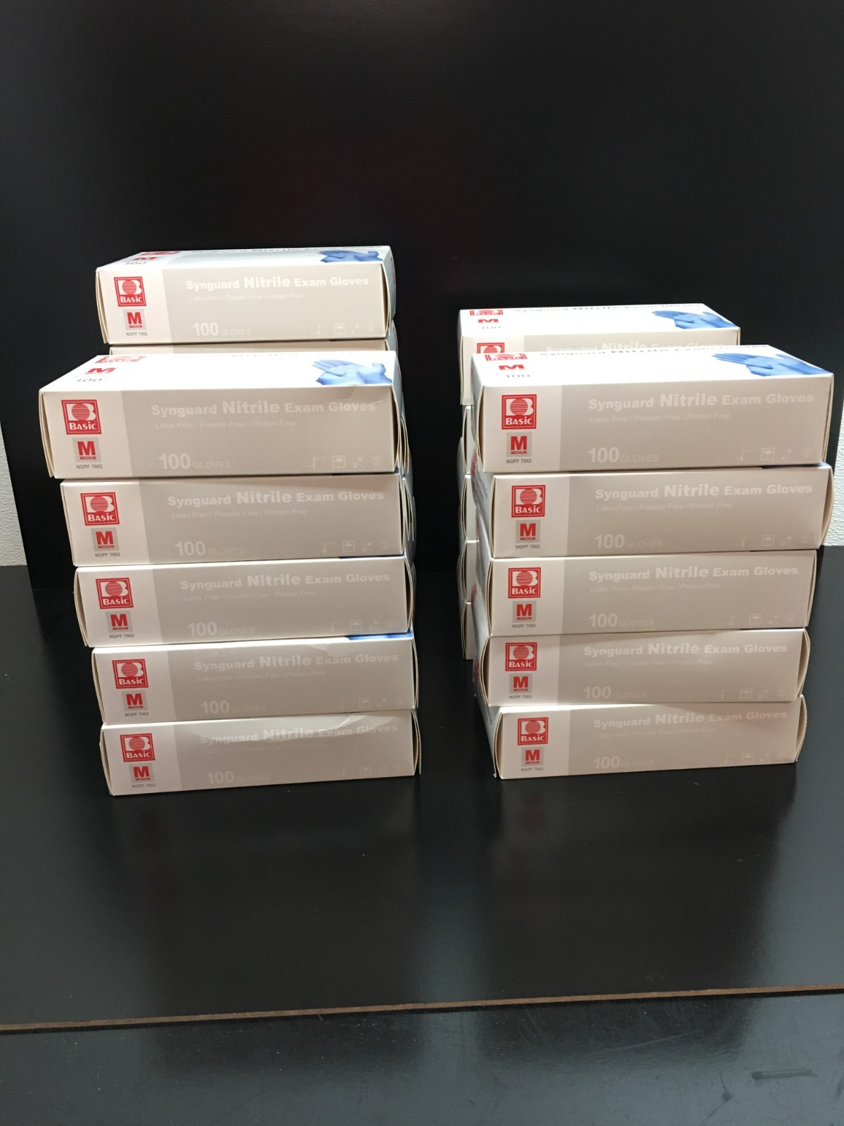 Basic Synguard Cat No NGPF 7002 Nitrile Examination Gloves Size M Lot 21 PKS