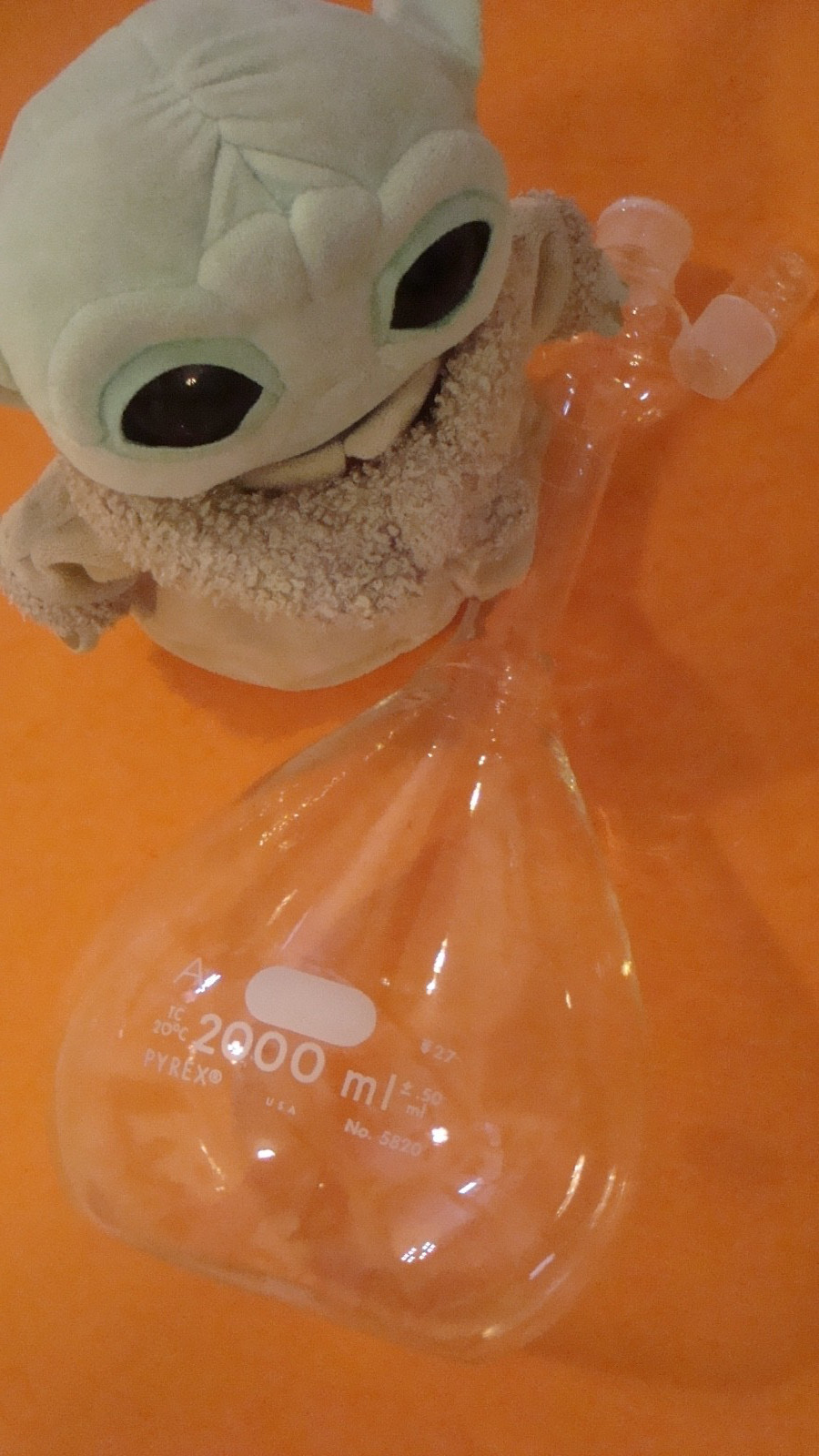 VOLUMETRIC FLASK 2000 ml with glass stopper, CORNING PYREX NIB NOS