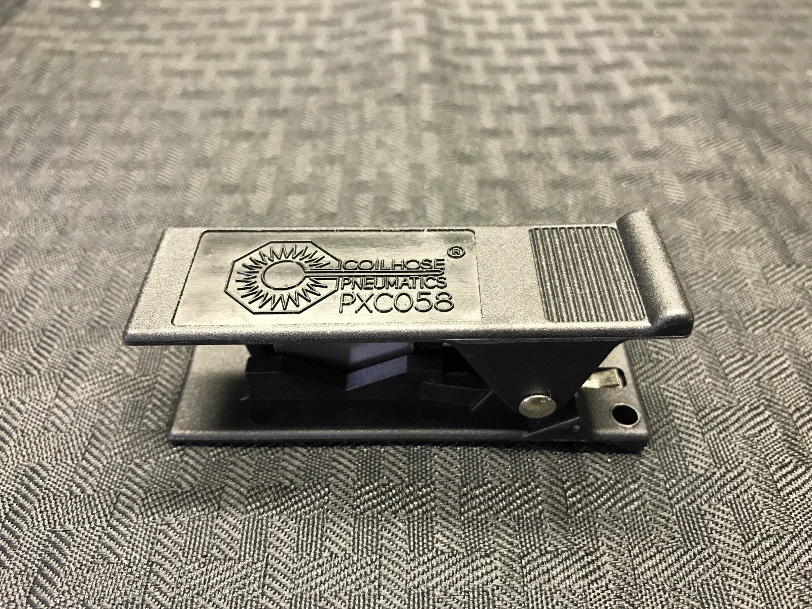 COILHOSE PNEUMATICS Rubber & Plastic Tubing Cutter 1/8” to 3/4” OD Black PXC058