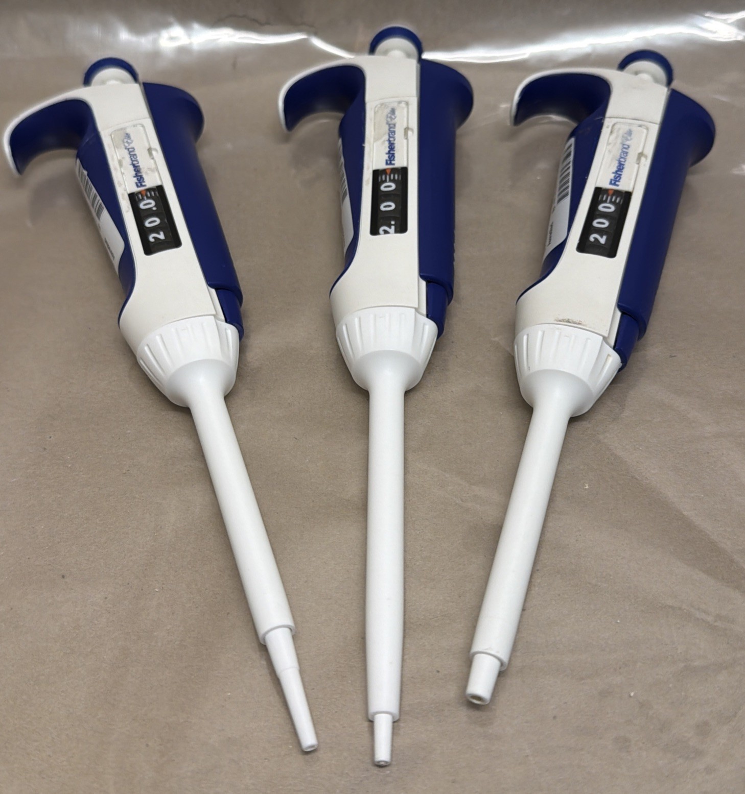 Fisherbrand Elite Adjustable Volume Pipette 2, 20, 200 µL – Lot of 3 FBE00002