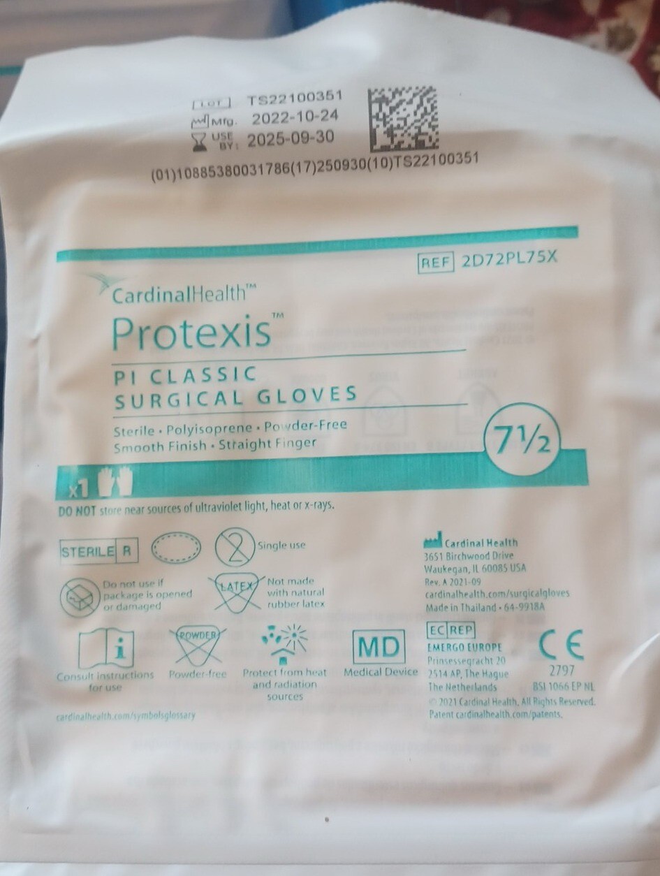 Protexis PI Classic Polyisoprene Surgical Glove – 40 pairs – MFG #2D72PL75X