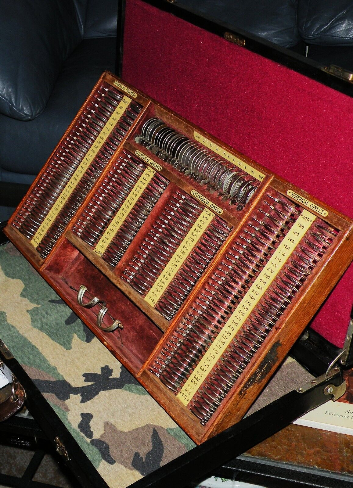 100% COMPLETE 1800’s AMERICAN OPTICAL OPHTHALMIC TRAVELING TRIAL LENS SET
