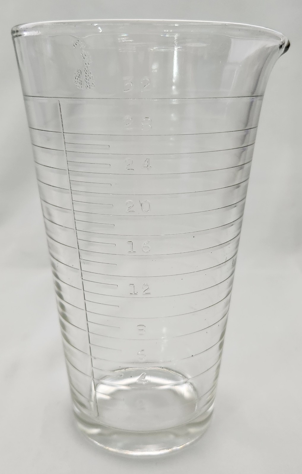 Graduated Thick Glass Beaker Darkroom Laboratory Chemicals 32 oz 2 pints 8″